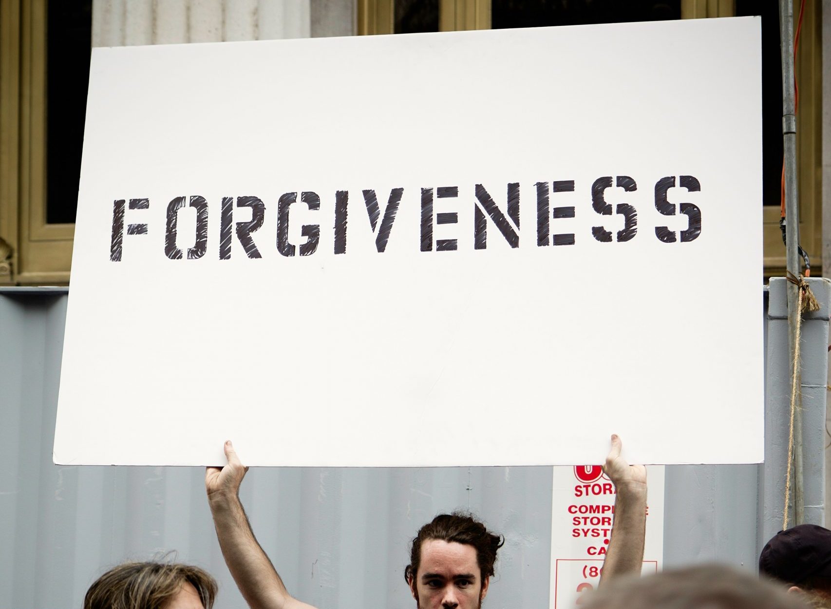 Micha 7:18 Lebe in Vergebung, entdecke Freiheit – Spiegle Gottes Herz in deinem Leben