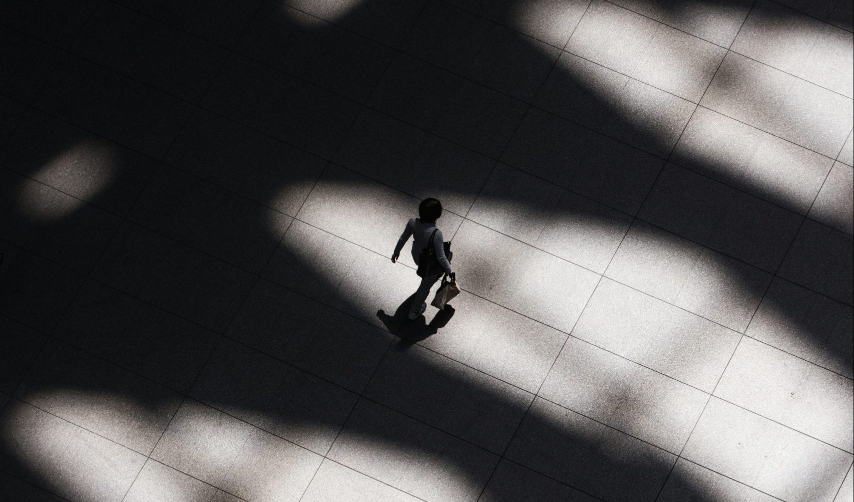 1. Petrus 2:9-10 Aus der Dunkelheit ins Licht: Lebe deine Berufung