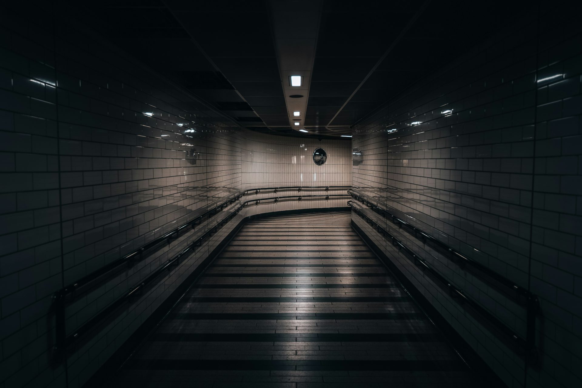 Psalm‬ ‭107:13‭-‬14 Aus der Dunkelheit ins Licht – Gott zerreißt deine Fesseln!