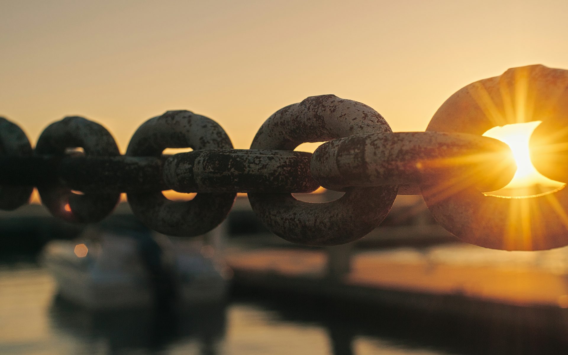 Jesaja 9,1 Wenn das Licht leuchtet! Was machst du? → „Das Volk, das in der Finsternis lebt, sieht ein großes Licht; hell strahlt es auf über denen, die ohne Hoffnung sind.“