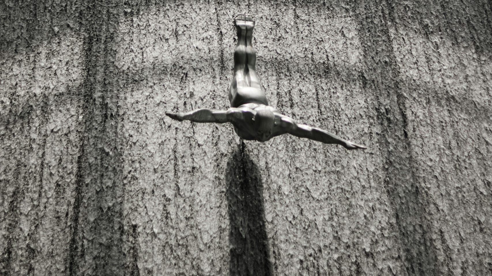 5. Mose 6,5 Nicht perfekt. Nur echt → „Du sollst den HERRN, deinen Gott, lieben mit deinem ganzen Herzen, mit deiner ganzen Seele und mit deiner ganzen Kraft.“