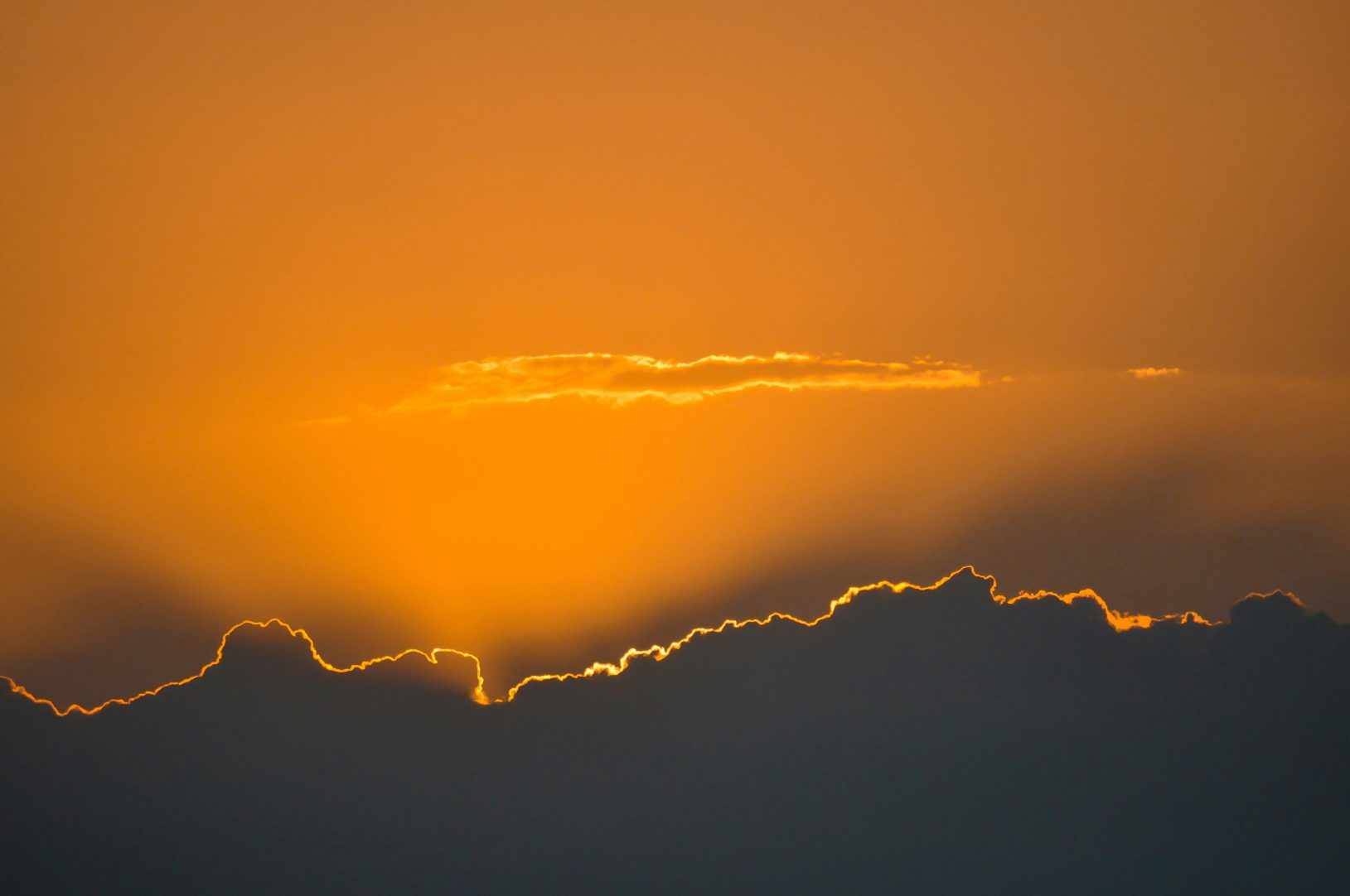 Johannes 1,5 Was, wenn das Licht auf Schatten fällt? → „Es leuchtet in der Finsternis, und die Finsternis hat es nicht auslöschen können.“