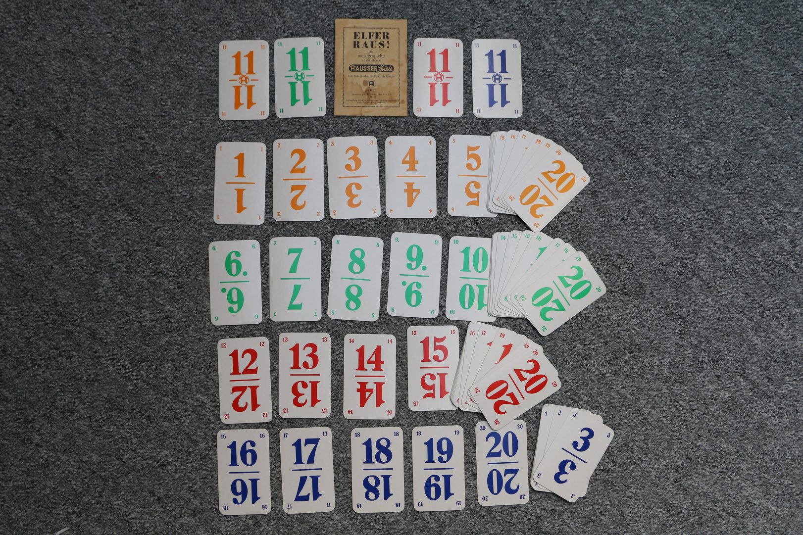 Philipper 4,6-7 Nicht alles halten → „Macht euch keine Sorgen! Ihr dürft in jeder Lage zu Gott beten. Sagt ihm, was euch fehlt, und dankt ihm! Dann wird Gottes Friede, der all unser Verstehen übersteigt, eure Herzen und Gedanken bewahren, weil ihr mit Jesus Christus verbunden seid.“