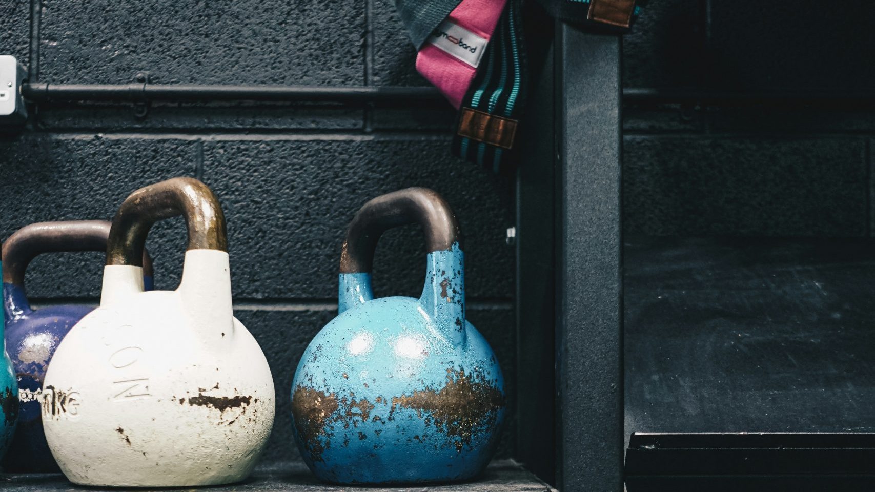 1. Timotheus 4,8 Was bleibt wirklich? → „Sich körperlich anzustrengen und Verzicht zu üben ist ganz gut und schön, aber auf Gott zu hören ist besser. Denn damit werden wir dieses und das zukünftige Leben gewinnen.“