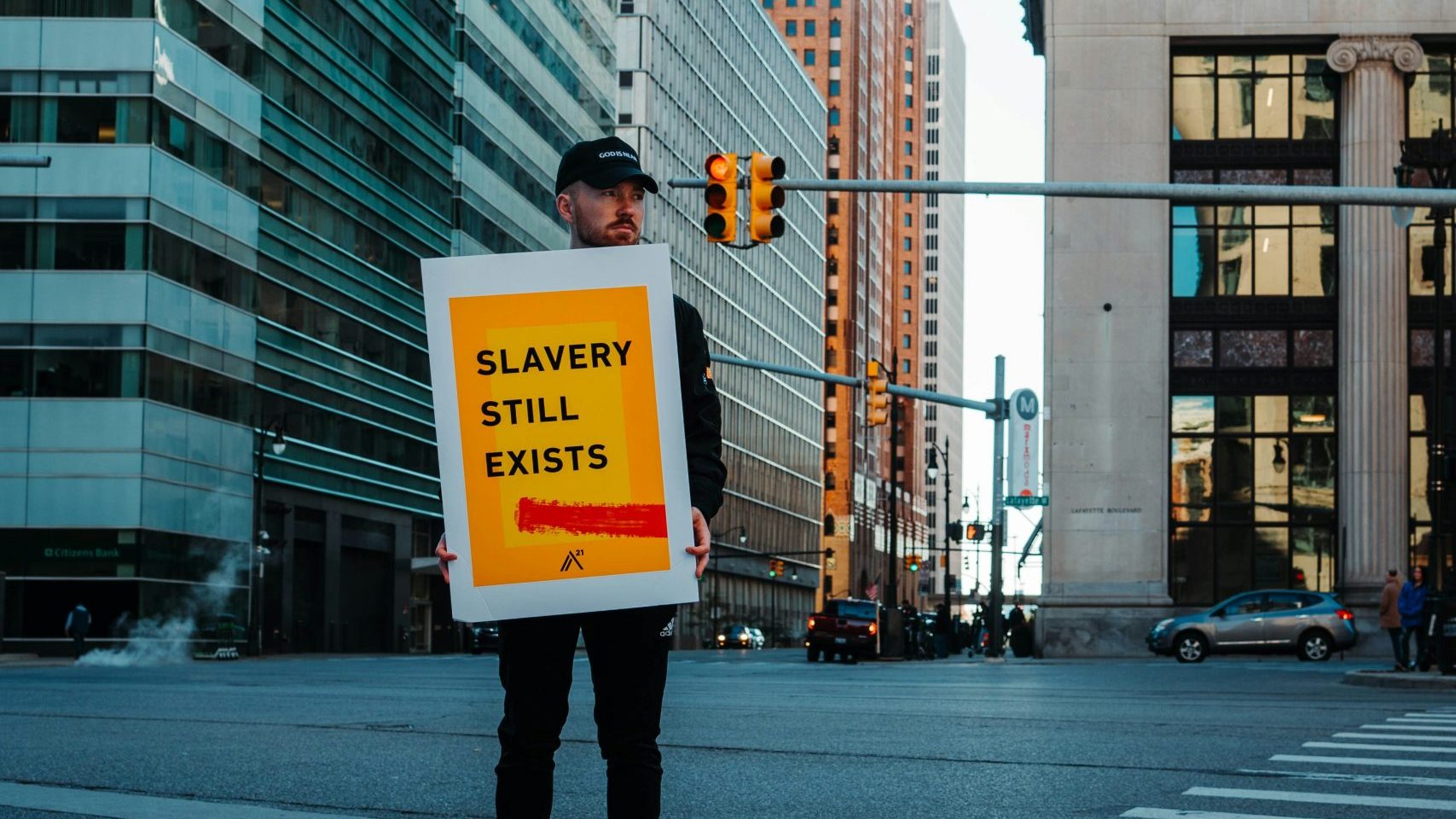 Galater 4,7 Wem gehörst du? → „Ihr seid also nicht länger Gefangene des Gesetzes, sondern Söhne und Töchter Gottes. Und als Kinder Gottes seid ihr auch seine Erben, euch gehört alles, was Gott versprochen hat.“